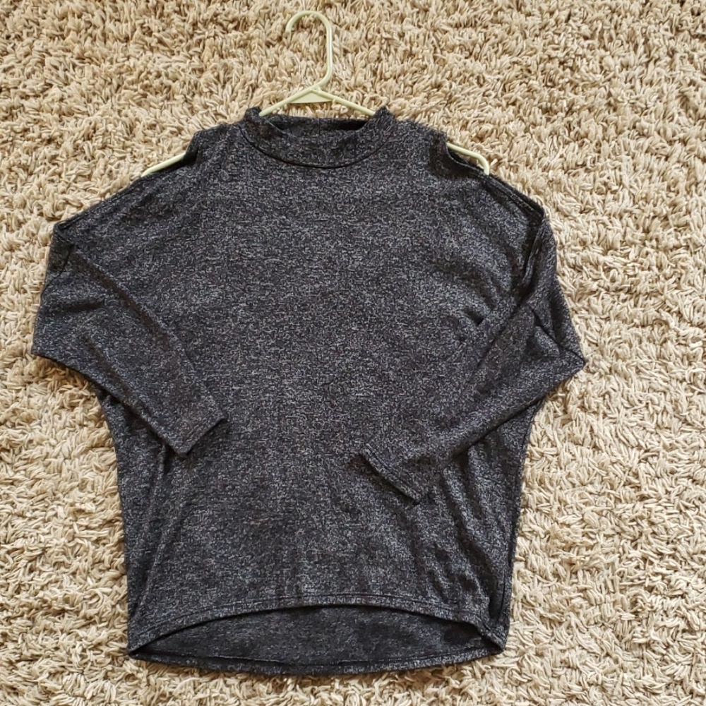 Cold shoulder long sleeve